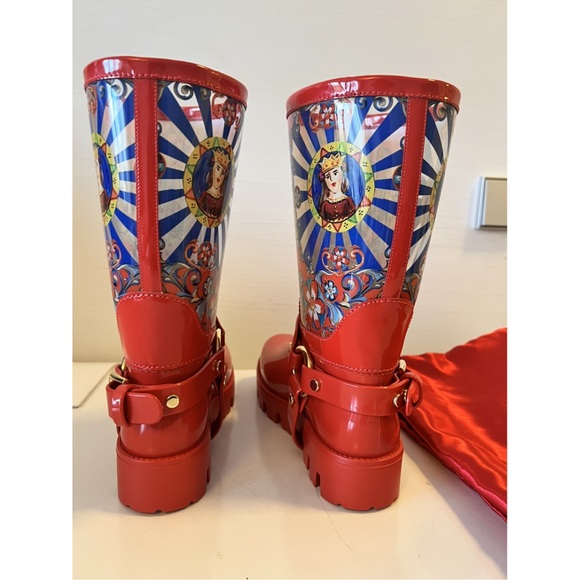 ~SOLD~Authentic Dolce & Gabbana stylish rain boot. - Picture 4 of 5